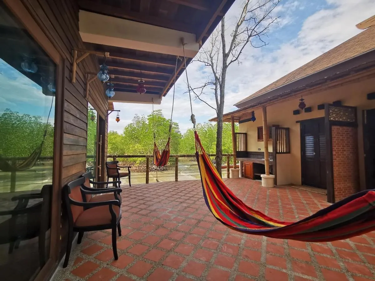 리조트 Relax House Lanta Old Town 호텔 코란타