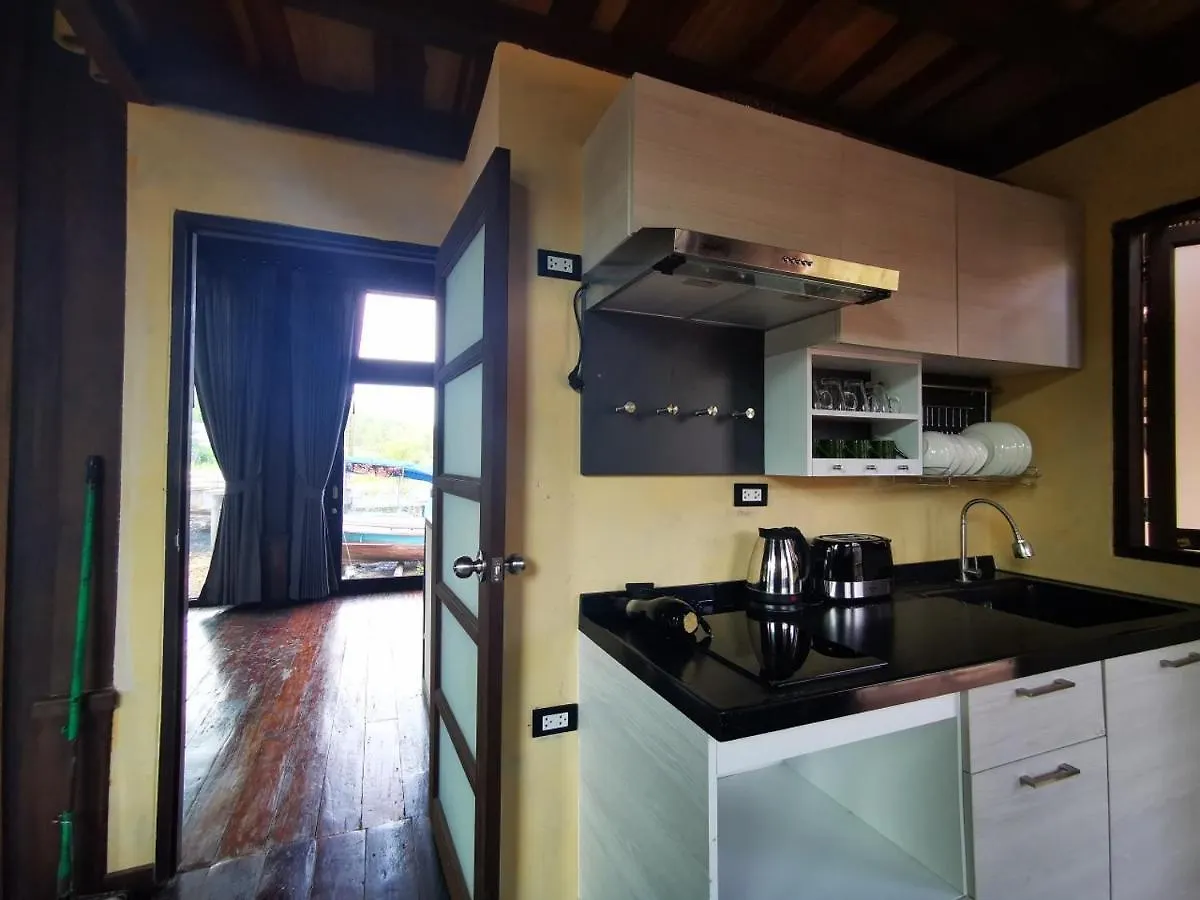 리조트 Relax House Lanta Old Town 호텔 코란타